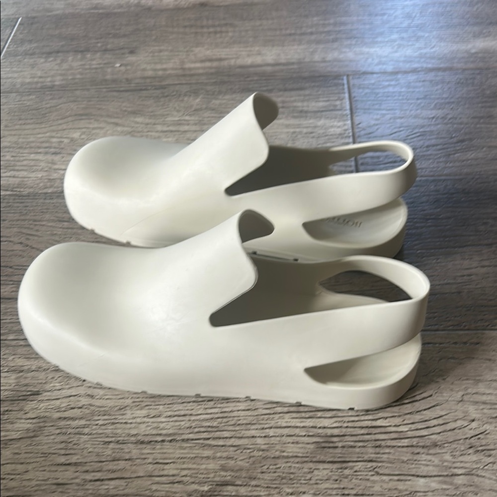 Bottega Veneta Clogs - Picture 7 of 17
